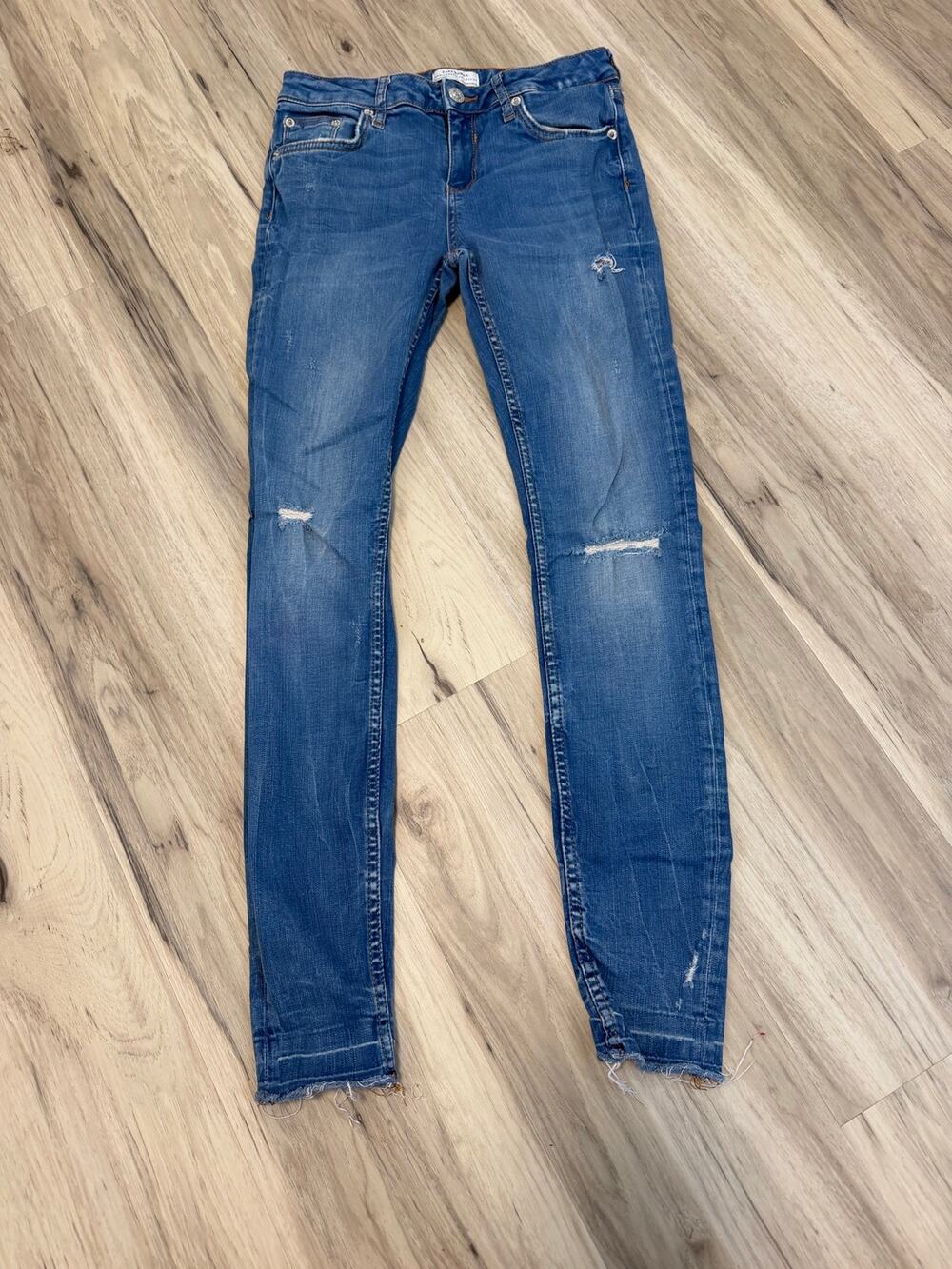Zara Woman Premium Denim Collection skinny Jeans Size 6 Distressed Raw Hem